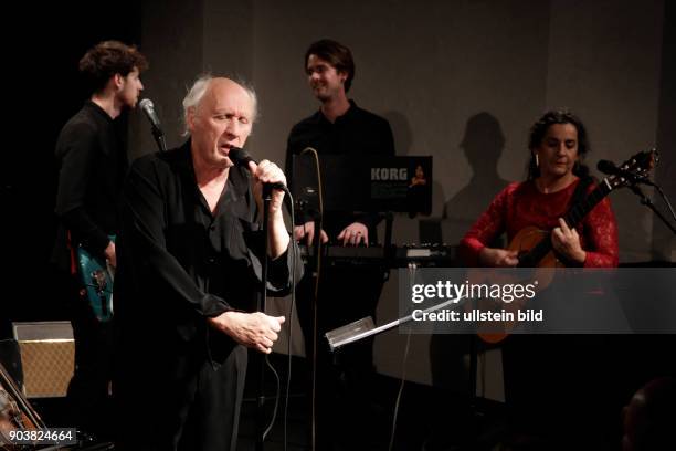 Herman van Veen präsentiert sein neues Album "Fallen oder Springen"Freies Werkstatt Theater, Zugweg 10, 50677 Köln