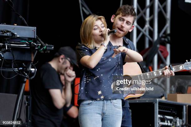 Louane Emera "Chambre 12"-Tour auf dem Kunst!Rasen, Charles-de-Gaulle-Straße, Bonn-Gronau