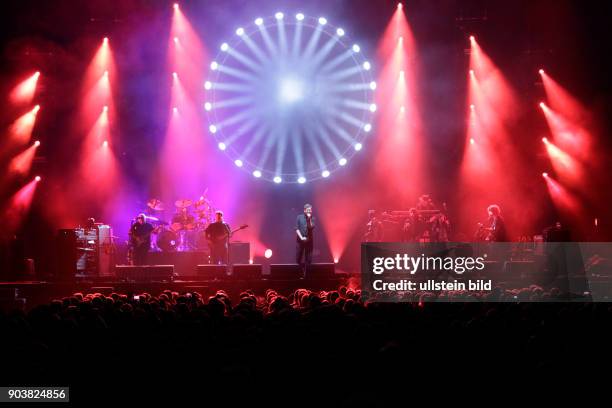 The Australian Pink Floyd Show "Das Beste vom Besten"-Tour The Australian Pink Floyd Show besteht aus Steve Mac , David Domminney Fowle , Colin...
