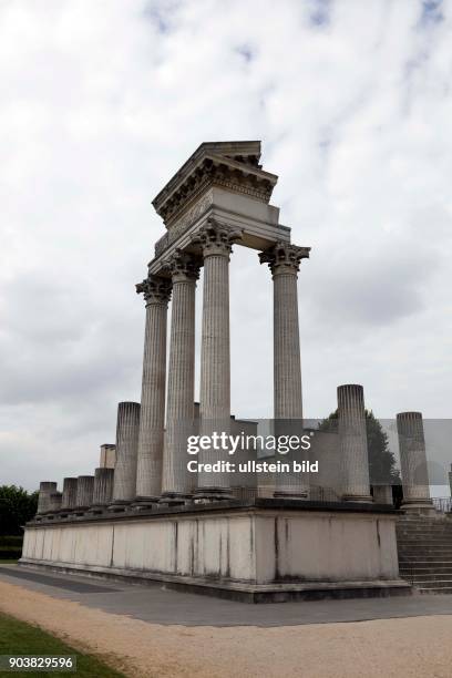 Archäologische Park in Xanten Das Bild zeigt: Der Hafentempel war nach dem Kapitol der zweitgrößte Tempel der Stadt. Seine Größe und der aufwändig...