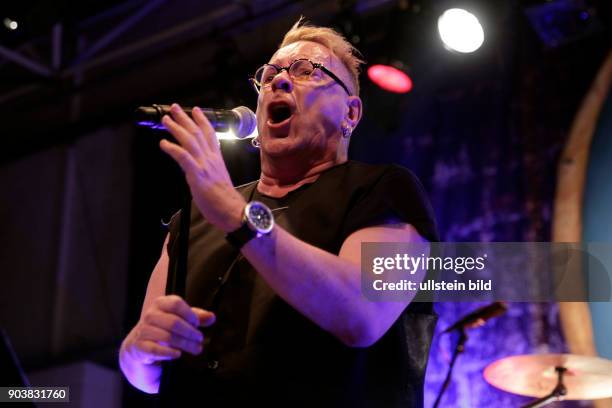 Public Image Ltd. Britische New-Wave- und Post-Punk-Band) "What The World Needs Now..."-Tour Public Image Ltd. Besteht aus: John Lydon , Robert ?Lu?...