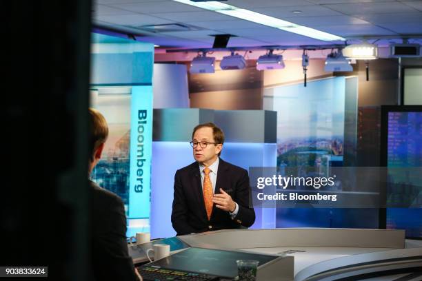 27 Willett Advisors Llc Chairman Steve Rattner Interview Stock Photos ...