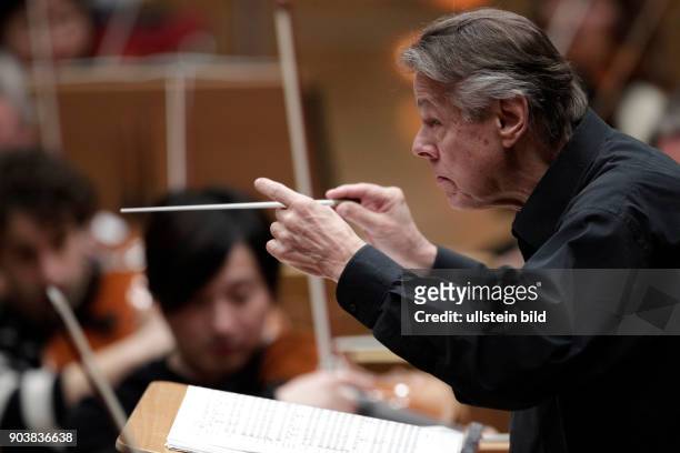 Mariss Jansons leitet das Symphonieorchester des Bayerischen Rundfunks Philharmonie Köln