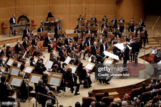 Jahre Kölner Philharmonie - Jubiläumskonzert , vor genau 30 Jahren, wurde die Kölner Philharmonie eröffnet. Das Gürzenich-Orchester Köln und das WDR...