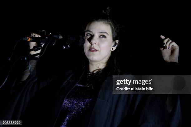 Of Monsters And Men "Beneath the Skin"-Tour Of Monsters And Men bestehen aus: Nanna Bryndís Hilmarsdóttir , Ragnar Þórhallsson , Brynjar Leifsson ,...