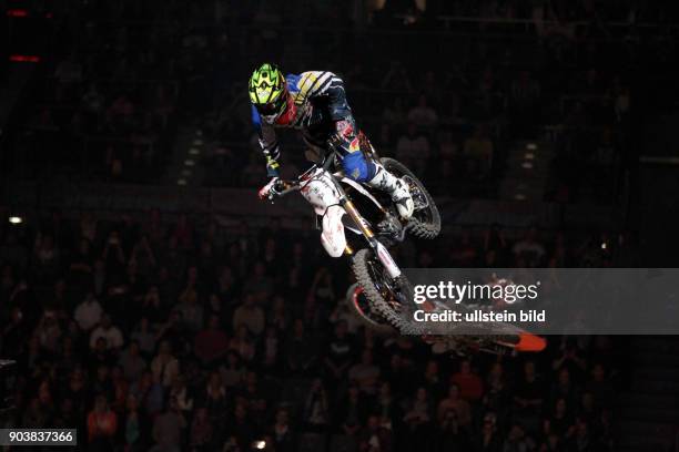 Night of the Jumps Die besten Freestyle Motocrosser der Welt jagen unter dem Dach der Lanxessarena nach Punkten in drei 3 Disziplinen: ß Freestyle, ß...