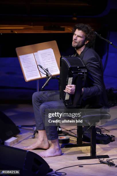 Michael Wollny und Vincent Peirani am 14. Februar 2017 in der Philharmonie Köln