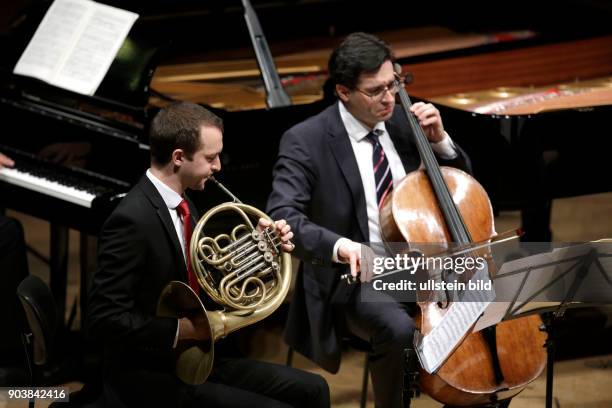 Eric Le Sage gastiert in Begleitung von Alec Frank-Gemmill , Christian Poltéra , Sebastian Klinger und Kit Armstrong Philharmonie Köln