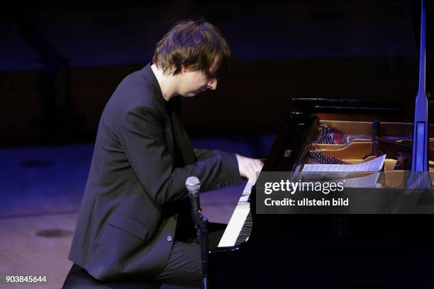 Michael Wollny und Vincent Peirani am 14. Februar 2017 in der Philharmonie Köln