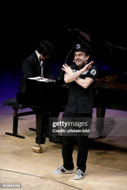 Igudesman & Joo Aleksey Igudesman und der englisch-koreanische Pianist Hyung-ki Joo gastieren mit ihrer Show ?And Now Mozart?Philharmonie Köln