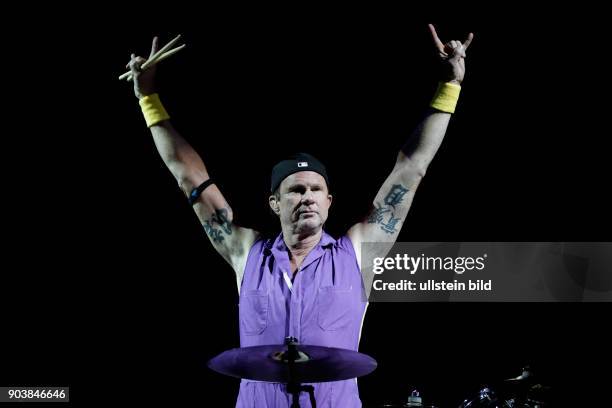 Red Hot Chili Peppers "The Getaway"-Tour Die Red Hot Chili Peppers bestehen aus: Anthony Kiedis , Michael ?Flea? Balzary , Chad Smith und Josh...