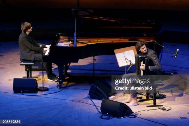 Michael Wollny und Vincent Peirani am 14. Februar 2017 in der Philharmonie Köln