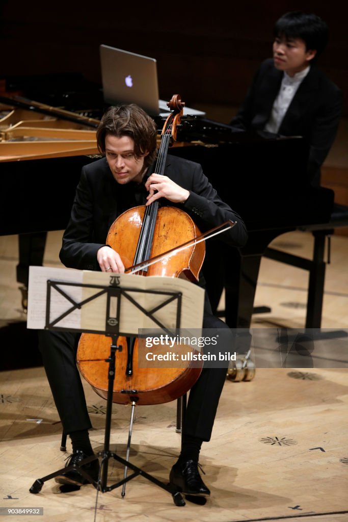 Eric Le Sage (Klavier) gastiert in Begleitung von Alec Frank-Gemmill (Horn), Christian Poltéra (Violoncello) und Sebastian Klinger (Violoncello) und Kit Armstrong (Klavier) in der Philharmonie Köln