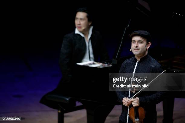 Igudesman & Joo Aleksey Igudesman und der englisch-koreanische Pianist Hyung-ki Joo gastieren mit ihrer Show ?And Now Mozart?Philharmonie Köln