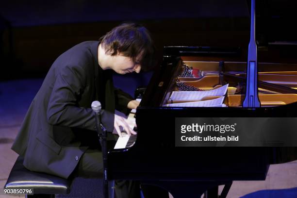 Michael Wollny und Vincent Peirani am 14. Februar 2017 in der Philharmonie Köln