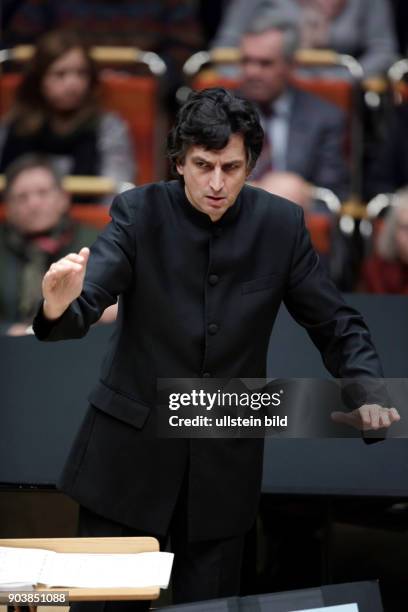 Michael Sanderling leitet das Gürzenich-Orchester Köln Philharmonie Köln