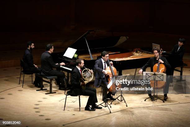 Eric Le Sage gastiert in Begleitung von Alec Frank-Gemmill , Christian Poltéra , Sebastian Klinger und Kit Armstrong Philharmonie Köln