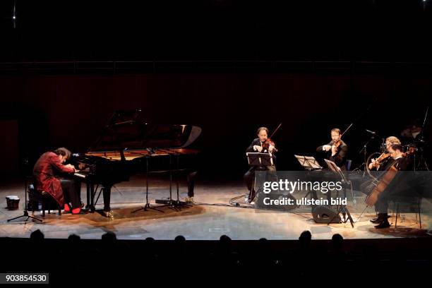 Chilly Gonzales gastiert in Begleitung des Kaiser QuartetTonhalle Düsseldorf