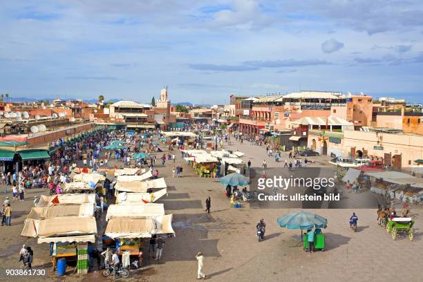Nordafrika, MAR, Marokko, Marrakesch, August 2010, Der Jemaa El-Fna noch immer der belebteste und beliebteste Platz in Marrakesch. Besonders...