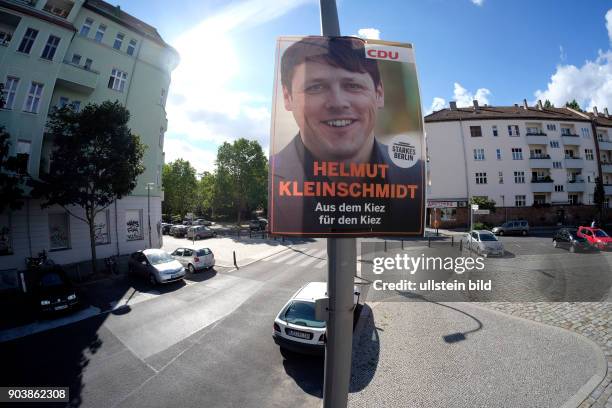 Wahlplakat der CDU zeigt Kandidat Helmut Kleinschmidt in Berlin-Prenzlauer Berg