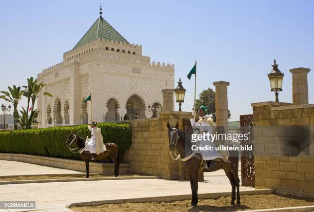 Nordafrika, MAR, Marokko, Rabat. Im Mausolée de Mohammed V. Zeigt sich der neomaurische Stil in seiner ganzen Pracht. Der wohl schoenste moderne...