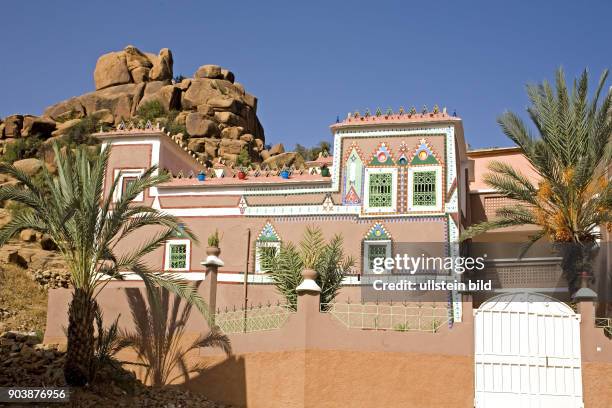 Nordafrika, MAR, Marokko, Tafraoute, das Zentrum der Ammeln, eines Zweiges der Chleuh-Berber, liegt auf 1000 m Hoehe in einer grandiosen...