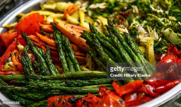 assorted sautéed vegetables - salteado imagens e fotografias de stock