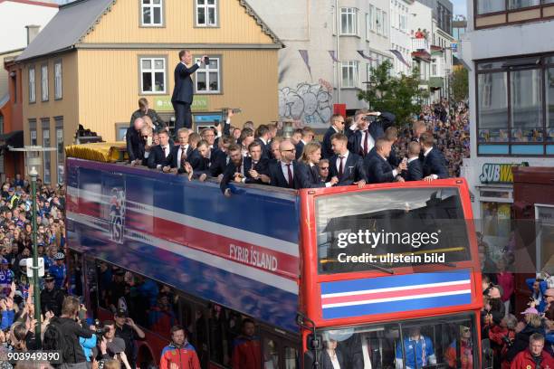 Fußball-Europameisterschaft 2016 - Nach dem Ausscheiden der isländsichen Nationalmannschaft im Viertelfinale gegen Frankreich, begrüßen die Fans die...