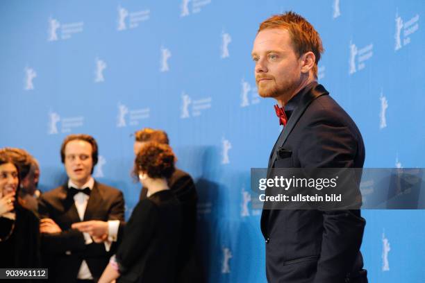 Schauspieler Stefan Konarske während des Photo Calls zum Film LE JEUN KARL MARX - THE YOUNG KARL MARX anlässlich der 67. Berlinale