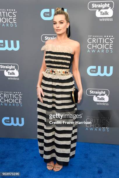 Actor Margot Robbie attends The 23rd Annual Critics' Choice Awards at Barker Hangar on January 11, 2018 in Santa Monica, California.