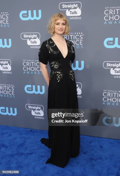 Actor Alison Sudol attends The 23rd Annual Critics' Choice Awards at Barker Hangar on January 11, 2018 in Santa Monica, California.