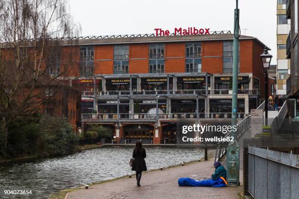 sleeping rough in birmingham - birmingham condado de west midlands fotografías e imágenes de stock