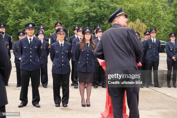 Vereidigung und Auszeichnung von 150 Feuerwehrleuten aller Laufbahnen in Anwesenheit von Landesbranddirektor Wilfried Gräfling und Innensenator Frank...