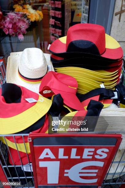 Schwarz-Rot-Gold - Merchandising-Artikel anlässlich der Fußball-Europameisterschaft in Frankreich