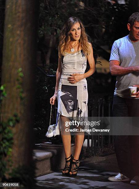 Sarah Jessica Parker films on location for "Sex And The City 2" on the Streets of Manhattan on September 4, 2009 in New York City.