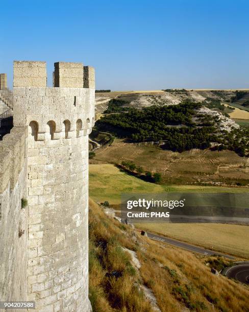 Peñafiel, province of Valladolid, Castile and Leon, Spain. Castle of Peñafiel. Founded in 10th century by the Count Laín Calvo. The Spanish poet Don...