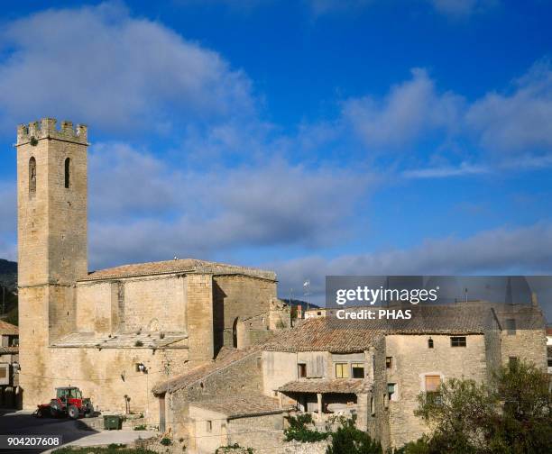 Conesa, province of Tarragona, region of Conca de Barbera, Catalonia, Spain. View of the town and the Church of St Mary , built between 1335 and 1347...