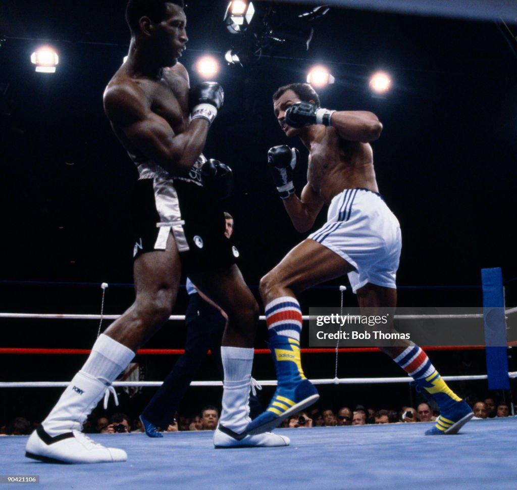Sahd Muhammad British boxer John Conteh during his World Light Heavyweight... News ...