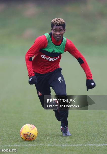 Didier N'Dong warms up during a SAFC training session at The Academy of Light on October 10, 2017 in Sunderland, England.