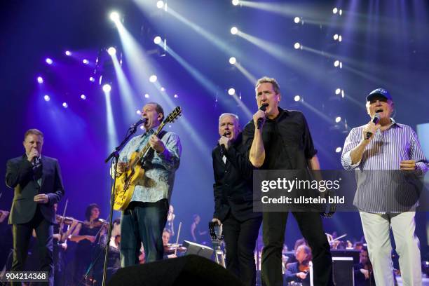 Night Of The Proms - das Musik-Event mit Il Novecento; Robert Groslot u.v.a. In Hamburg, o2 World Arena. Gaeste: Johannes Oerding, OMD, The Beach...