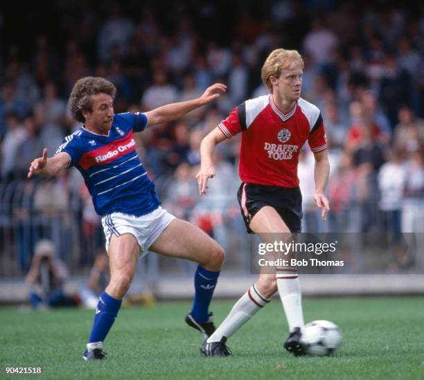 Mark Wright of Southampton moves away from Alan Sunderland of Ipswich Town during the Ipswich Town v Southampton Division 1 match played at Portman...