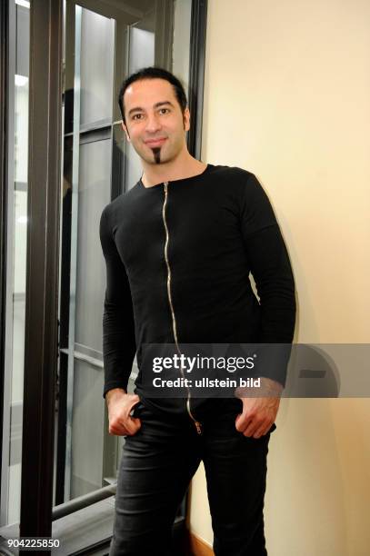 Buelent Ceylan - der deutscher Komiker und Kabarettist bei einem Interviewtremin im HYATT Hotel in Hamburg. (Photo by Jazz Archiv Hamburg\ullstein...