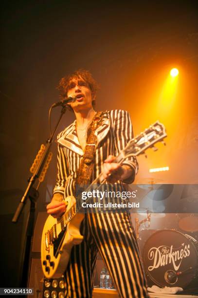 The Darkness - die britische Rockband mit Saenger Justin Hawkins bei einem Konzert im Hamburger Gruenspan. (Photo by Jazz Archiv Hamburg\ullstein...