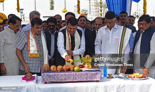 Road Transport & Highway and Water Resources Minister Nitin Gadkari and Maharashtra Chief Minister Devendra Fadnavis on foundation Stone Laying...