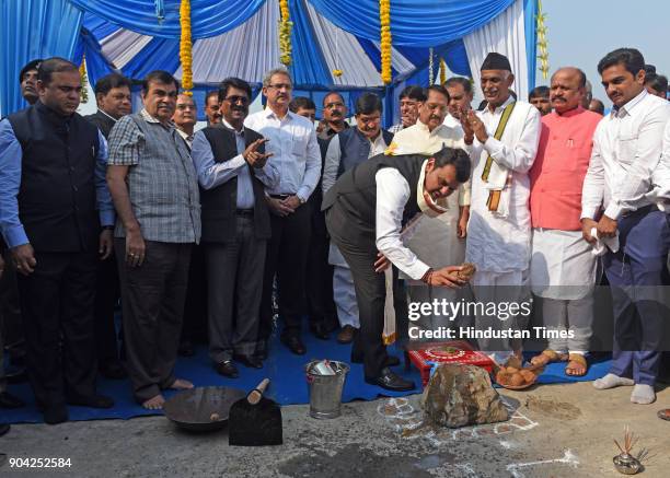 Road Transport & Highway and Water Resources Minister Nitin Gadkari and Maharashtra Chief Minister Devendra Fadnavis on foundation Stone Laying...