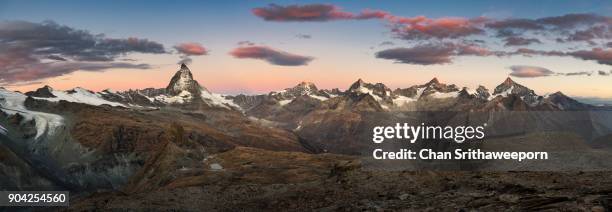 panorama view of matterhorn mountain at sunrise, zermatt, switzerland - matterhorn stock-fotos und bilder