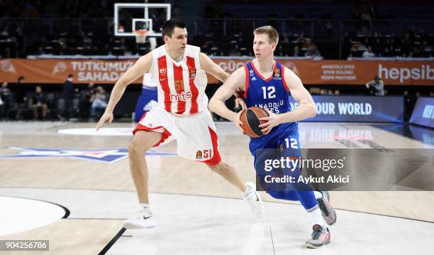 Brock Motum, #12 of Anadolu Efes Istanbul competes with Milko Bjelica, #51 of Crvena Zvezda mts Belgrade during the 2017/2018 Turkish Airlines...