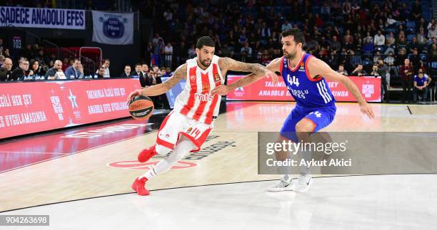 James Feldeine, #14 of Crvena Zvezda mts Belgrade competes with Krunoslav Simon, #44 of Anadolu Efes Istanbul during the 2017/2018 Turkish Airlines...