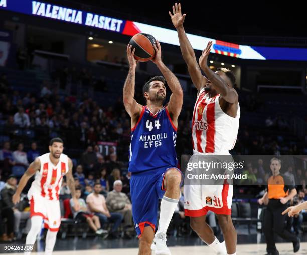 Krunoslav Simon, #44 of Anadolu Efes Istanbul in action during the 2017/2018 Turkish Airlines EuroLeague Regular Season Round 17 game between Anadolu...