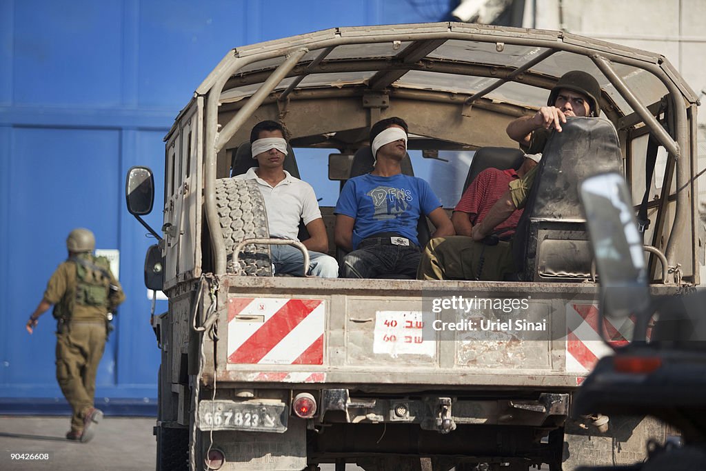 Blindfolded Palestinian Prisoners Taken To Prison Camp